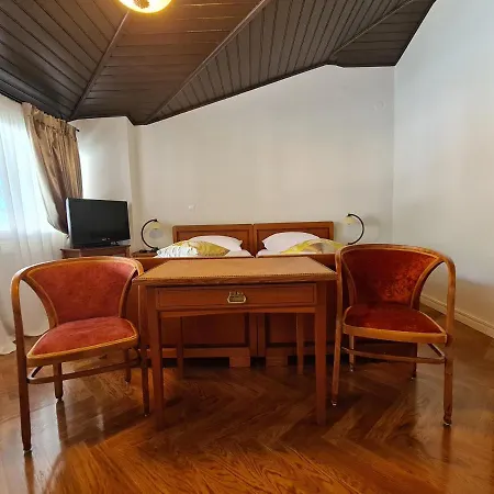 Heritage - 1st Row To The Sea Bed & Breakfast Icici