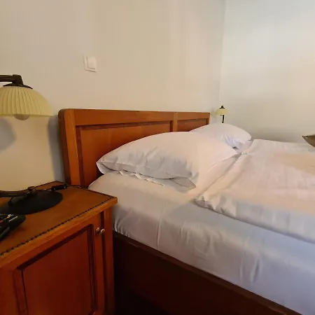 Heritage - 1st Row To The Sea Bed & Breakfast