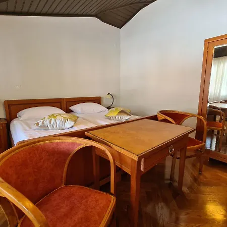 Bed & Breakfast Heritage - 1st Row To The Sea