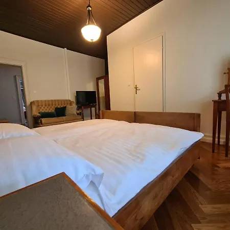 Heritage - 1st Row To The Sea Bed & Breakfast *